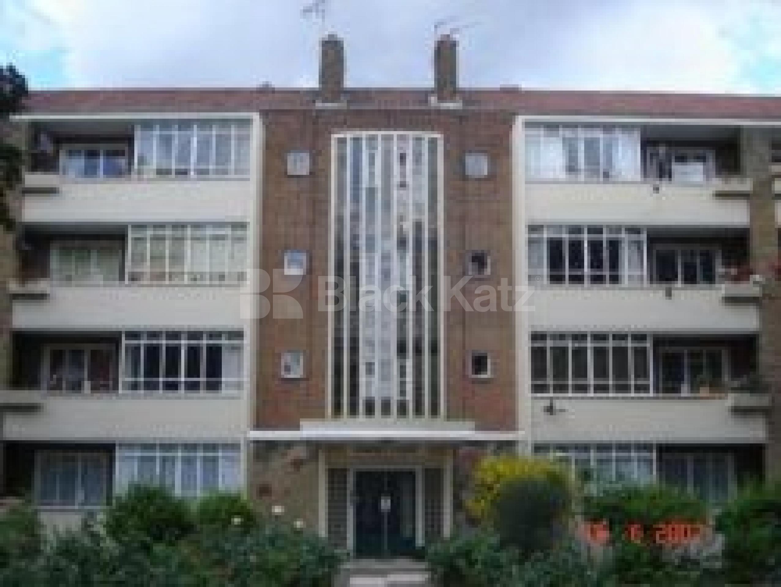 			LET!, 2 Bedroom, 1 bath, 1 reception Flat			 Park Road, CROUCH END N8 N8